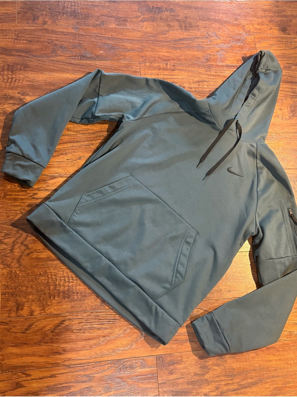 Nike Therma-FIT men’s size M hoodie